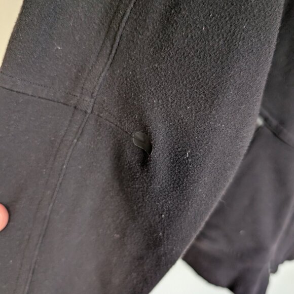 Lululemon Men's Trainer Jacket in Black - Picture 7 of 7